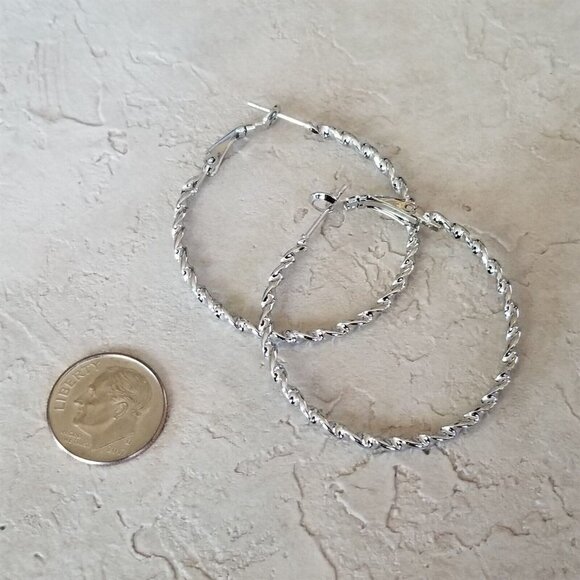 Sleek Twisted Rope Silver Tone Round Hoop Earrings 40mm 1.6" Long Leverback - Picture 5 of 6